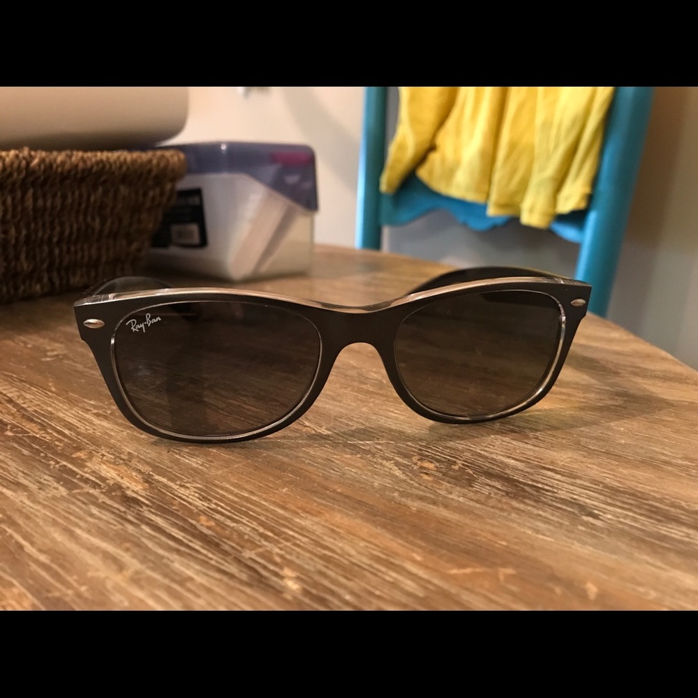 Women’s ray ban wayfarer sunglasses